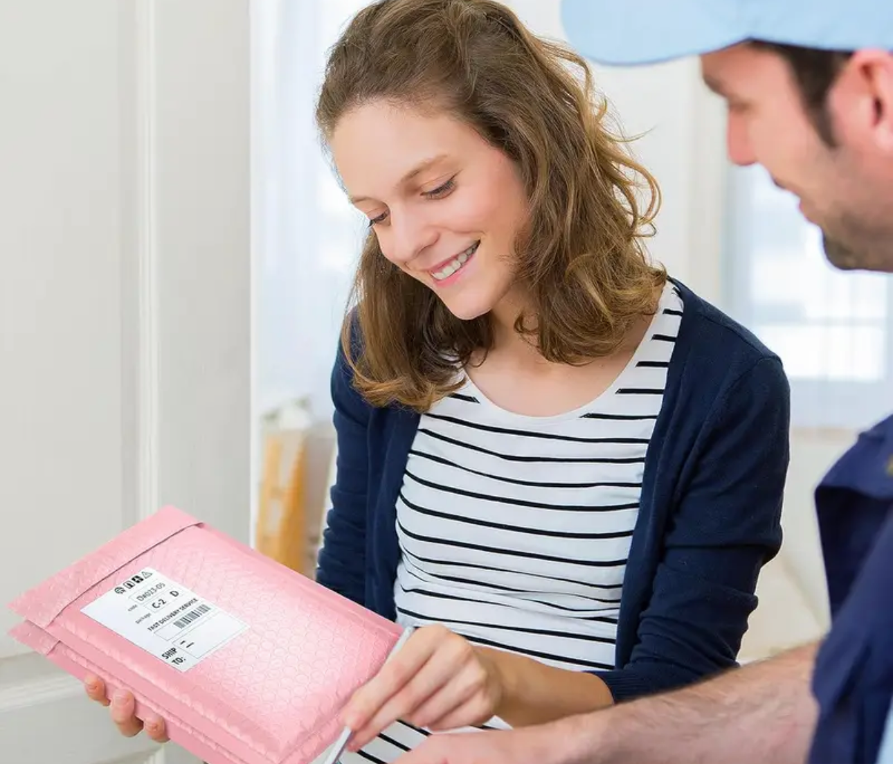 50pcs Pink Bubble Mailer Bags, Self-Sealing Waterproof Packaging Envelopes